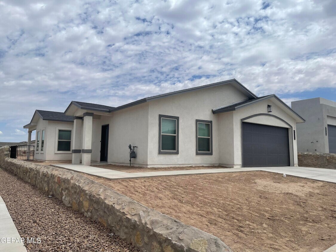 Foto principal - 553 Osier Dr