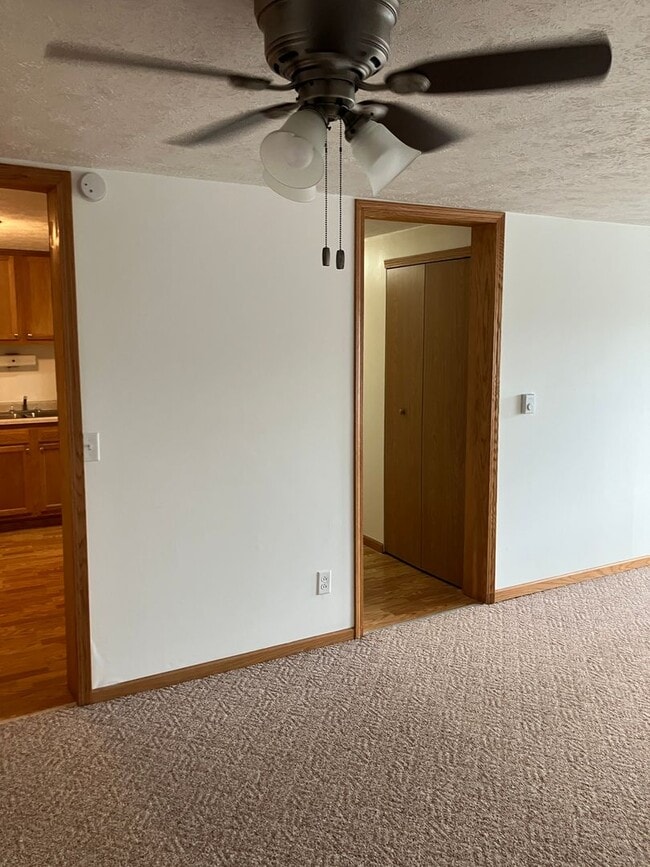 Building Photo - 36 Meadowview Terrace