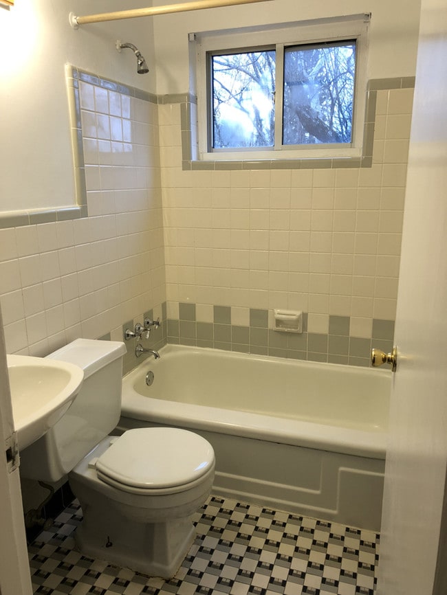 Foto del edificio - 8627 Mockingbird Ln