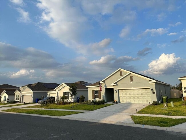 Building Photo - 643 Grove St