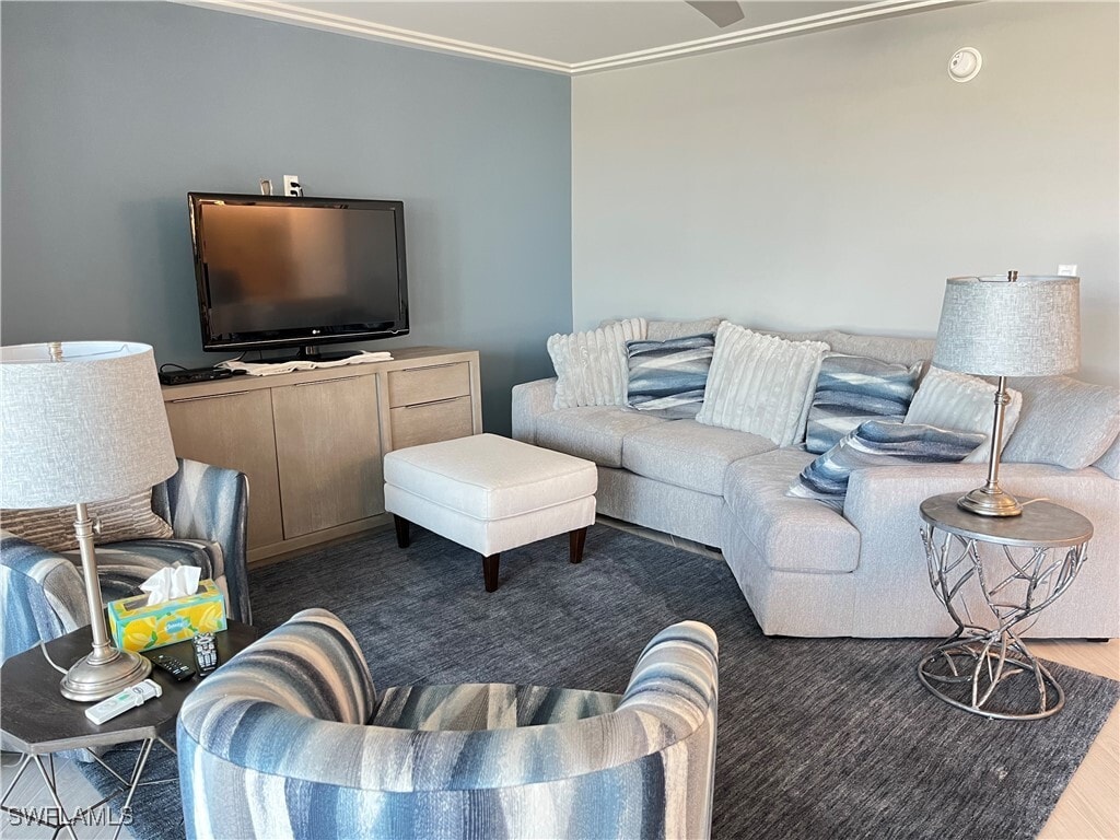 Primary Photo - 333 Harbour Dr