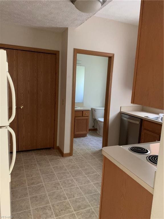 Kitchen - 1230 Field St NW