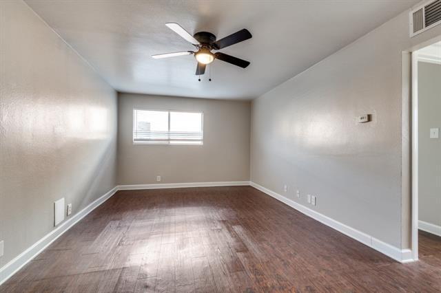 Foto del edificio - 4915 Reiger Ave