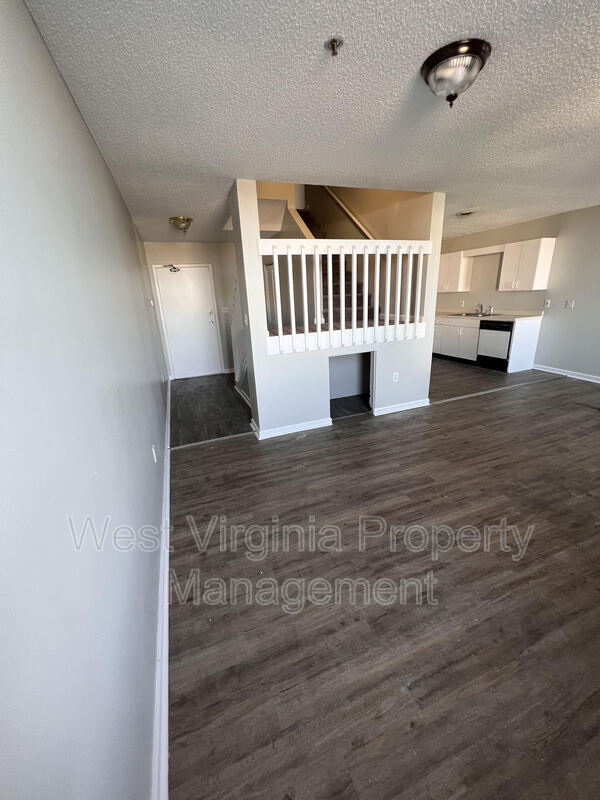 Building Photo - 104 N 8th St