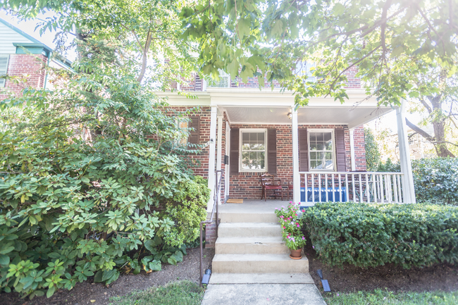 Foto del edificio - 5311 42nd Pl NW