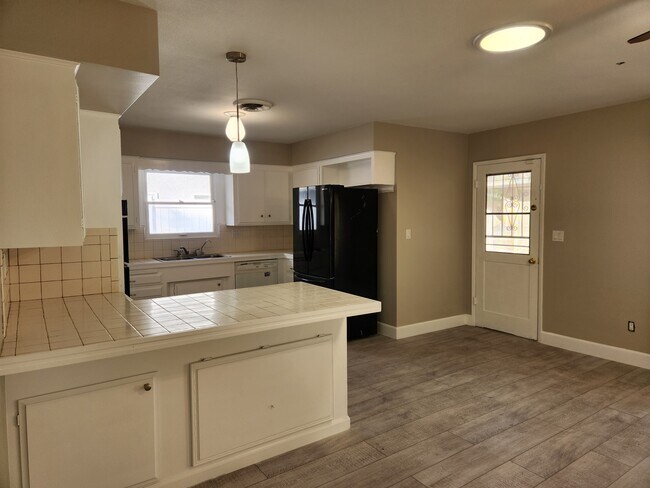 Foto del edificio - 5361 Lantana St