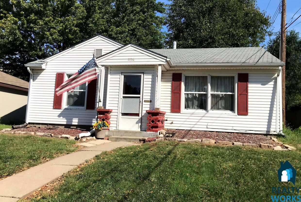 Primary Photo - Cute 2 Bedroom 1 Bath House!