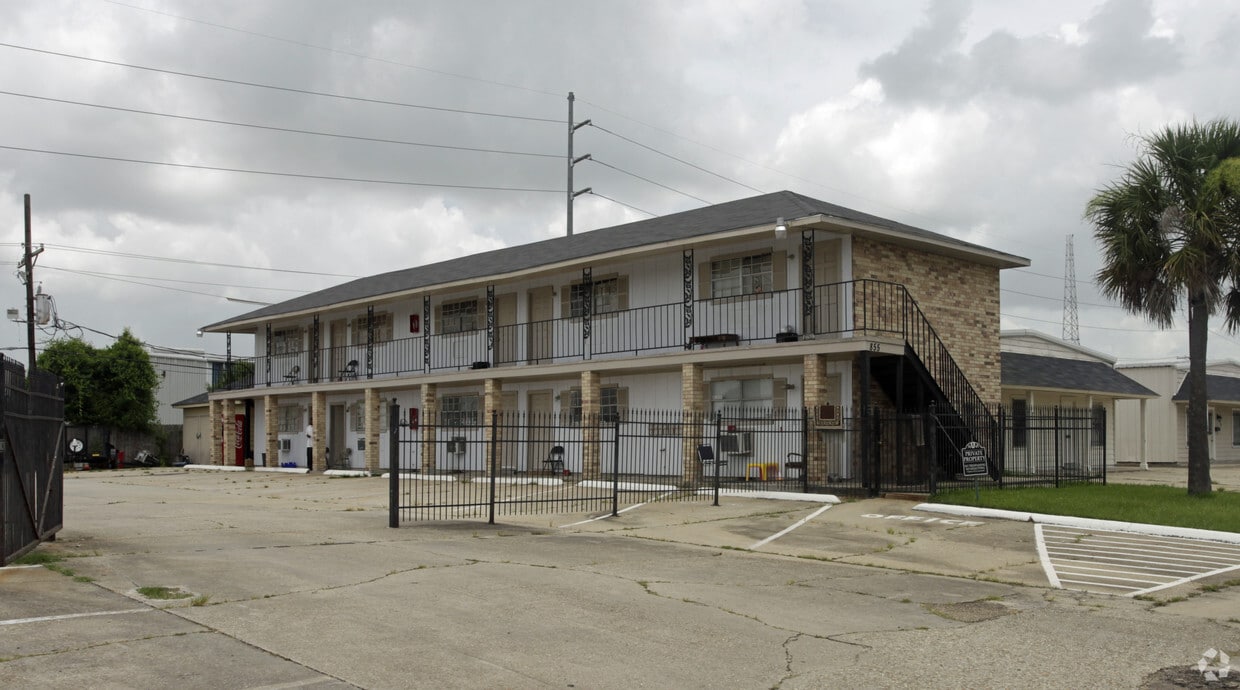 Northwood Village Apartments in Baton Rouge, LA