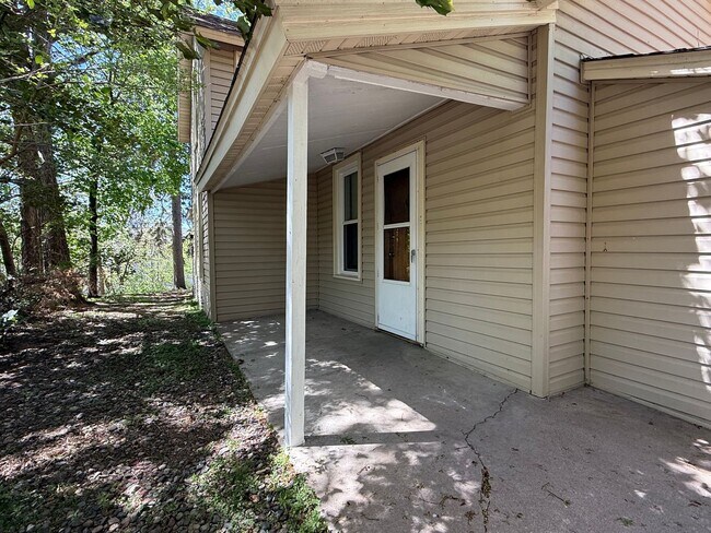 Building Photo - 3BR/1BA Anoka Home Available Now!