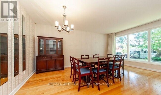 Building Photo - 61 Lord Roberts Dr