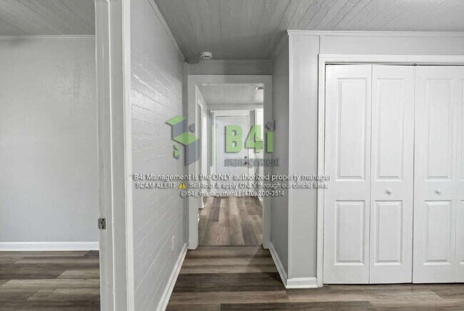 Foto del edificio - 220 E Render St