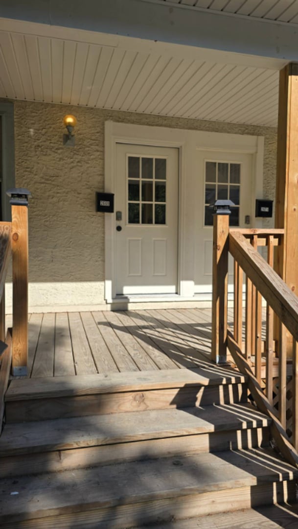 Updated 3 Bedroom Duplex - Updated 3 Bedroom Duplex House