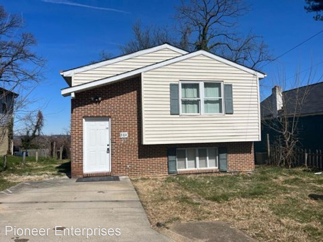 Foto principal - 3 br, 2 bath House - 304 Elizabeth Ave