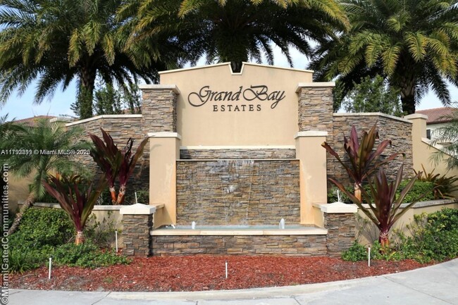 Foto del edificio - 8770 NW 99th Path