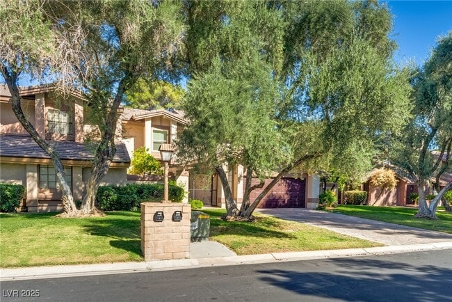 Foto del edificio - 840 Pinehurst Dr