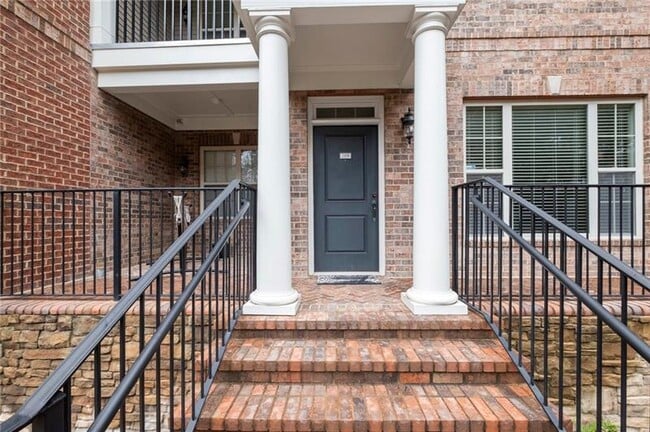 Building Photo - 2300 Peachford Rd