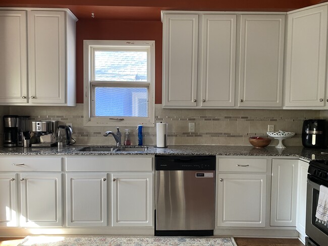 Foto del edificio - 3318 Tyler St NE