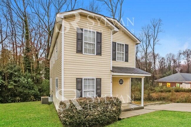 Foto del edificio - Lovely 4BR Charlotte Home
