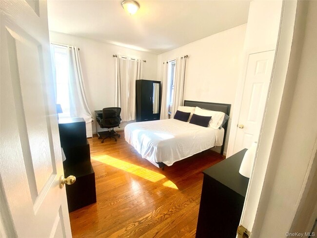 Foto del edificio - 92-02-92-37 37th Ave