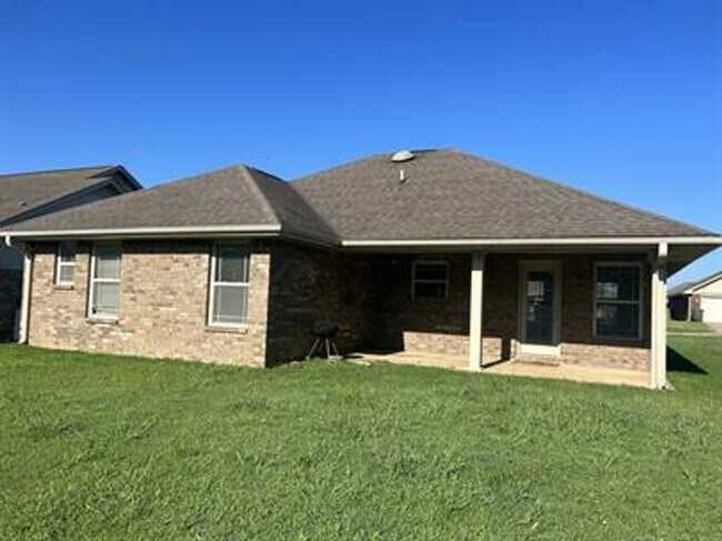 Foto del edificio - Charming 3-Bedroom, 2-Bath Home – 1,382 Sq Ft
