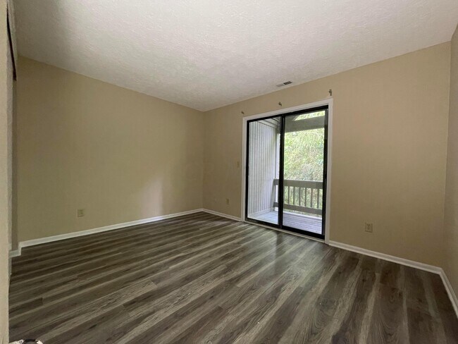 Foto del edificio - 5334 Darlington Rd