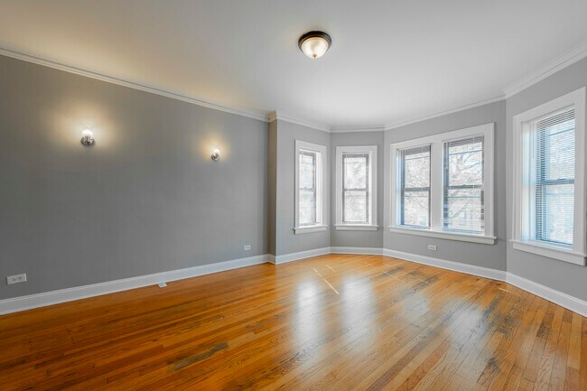 Foto del edificio - 2056 W Arthur Ave