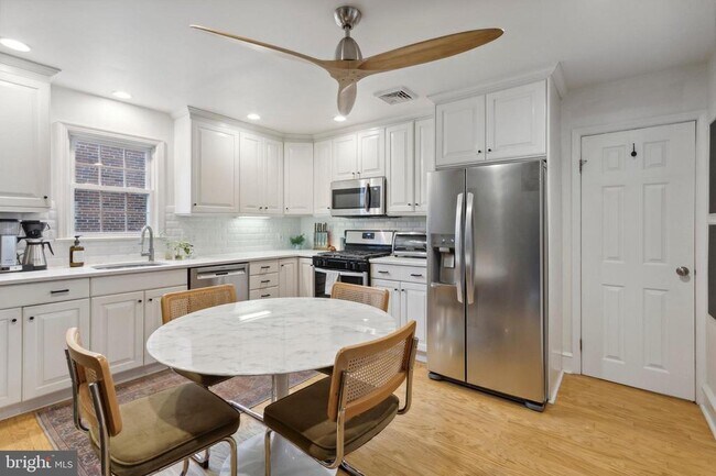 Foto del edificio - 1420 Lawndale Ave