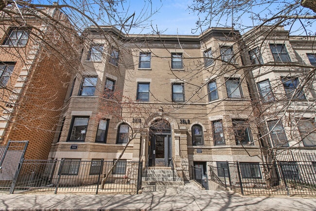 Building Photo - 3820 N Sheffield Ave