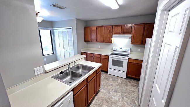 Building Photo - Awesome 2 bedroom condo in East Orlando