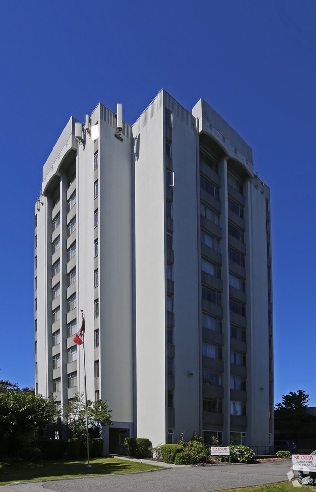 Building Photo - Columbus Tower