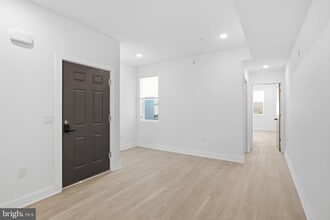 Building Photo - 2330 N 16th St