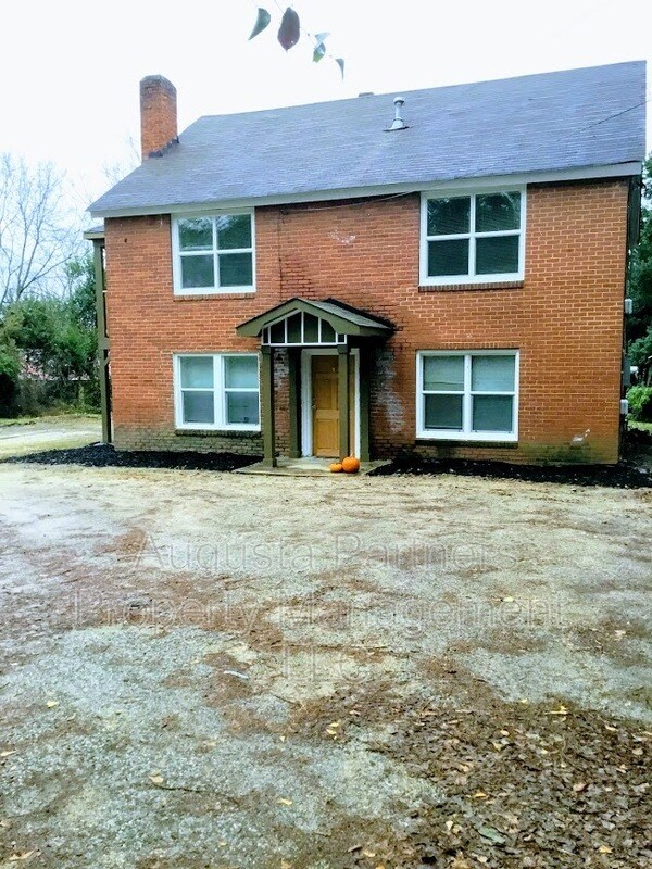Foto del edificio - 2554 1/2 Richmond Hill Rd