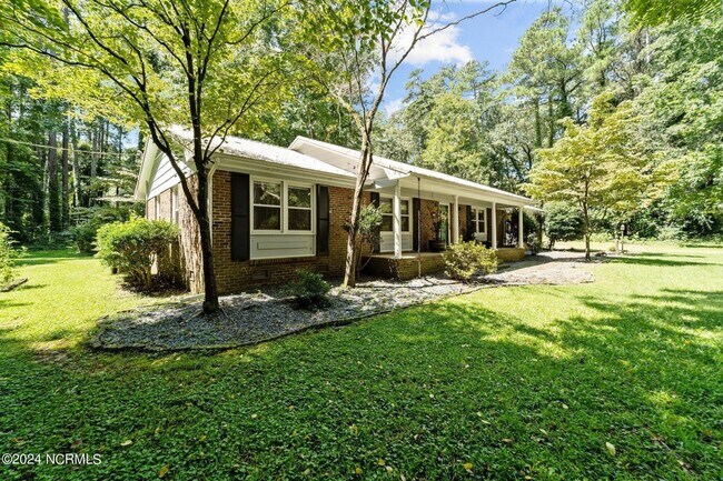 Building Photo - 114 Grampian Way