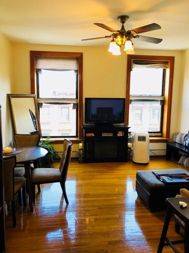 Primary Photo - 250 West 123rd Street