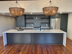 Building Photo - 307 W Main St