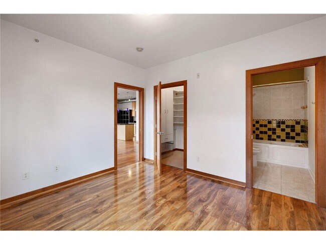 Building Photo - 15 E Franklin Ave