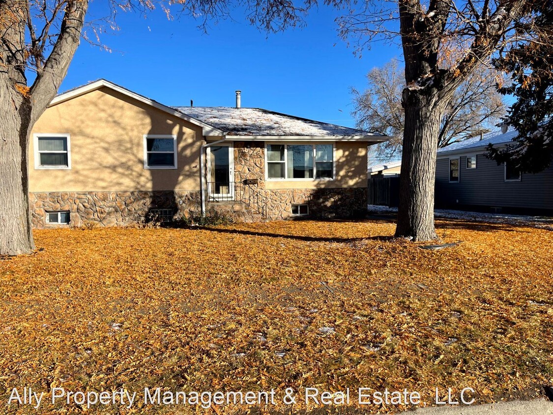 Primary Photo - 4 br, 2 bath House - 3013 Dineen Ave