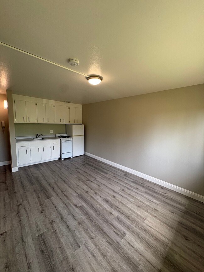 Foto del edificio - 5499 Claremont Ave