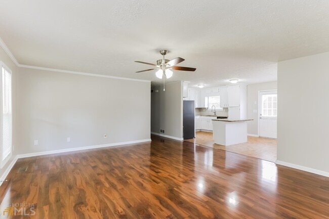 Building Photo - 202 Hunters Ln