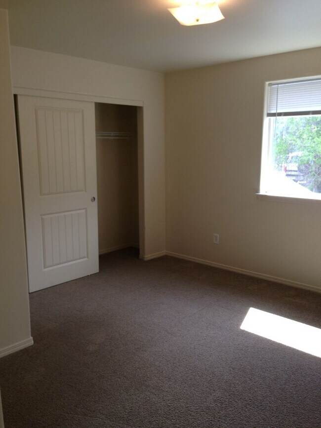 Foto del edificio - SF307-Duke St Duplex-Multifeet Investments LLC