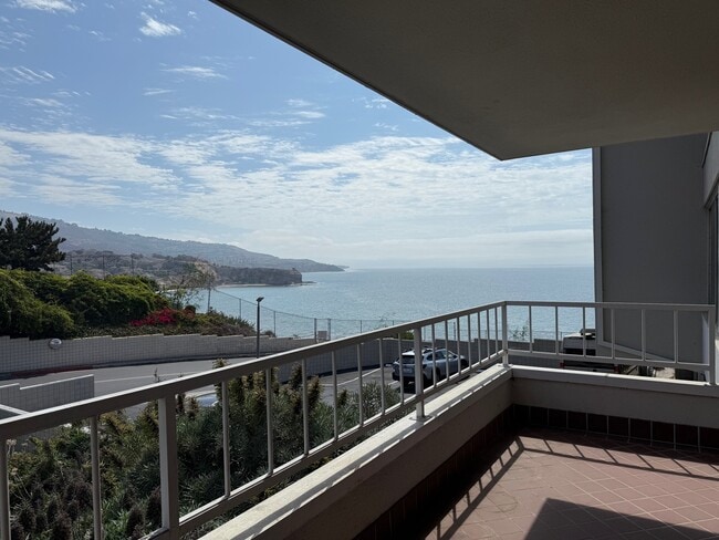 Building Photo - 32759 Seagate Dr