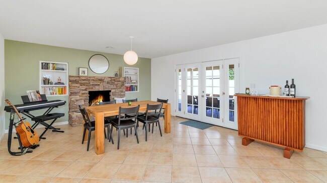 Foto del edificio - 8626 E Sells Dr