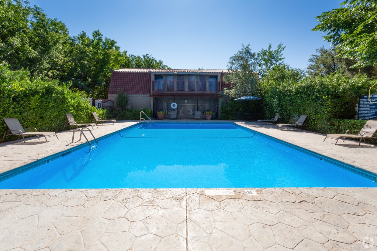 Deerfield Village Apartments Apartments in Lubbock, TX