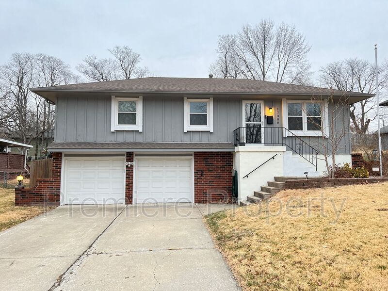 17308 East 41st St S, Independence, MO 64055 House for Rent in