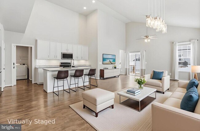 Foto del edificio - 10512 Blazing Star Lp