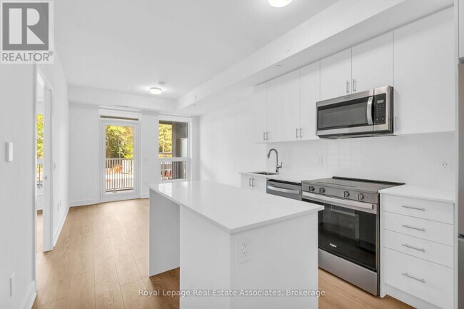 Building Photo - 3240-3240 William Coltson Ave
