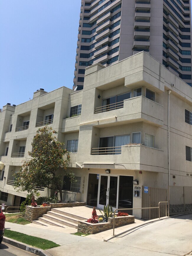 Building Photo - 10475 Ashton Ave