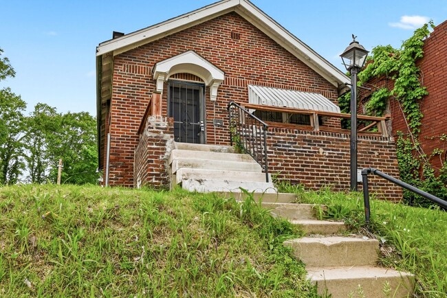 Building Photo - 1965 Arlington Ave