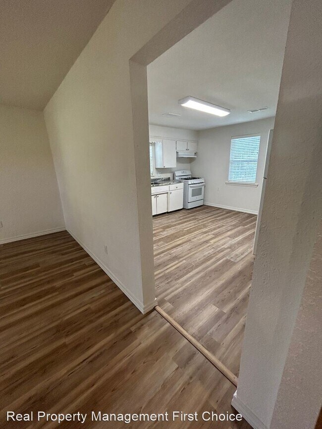 Building Photo - 2 br, 1 bath House - 310 S Dawson Street