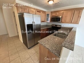 Building Photo - 202 San Clemente Ave